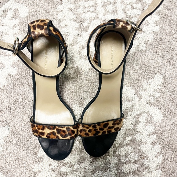 Ann Taylor Leannette Leopard Print Calf Hair Block Heel Sandals Size Women's 9 - Picture 2 of 8